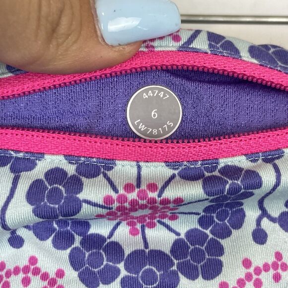 Lululemon Run Speed Short Size 6 Black Power Purple Athletic Workout - Picture 6 of 6